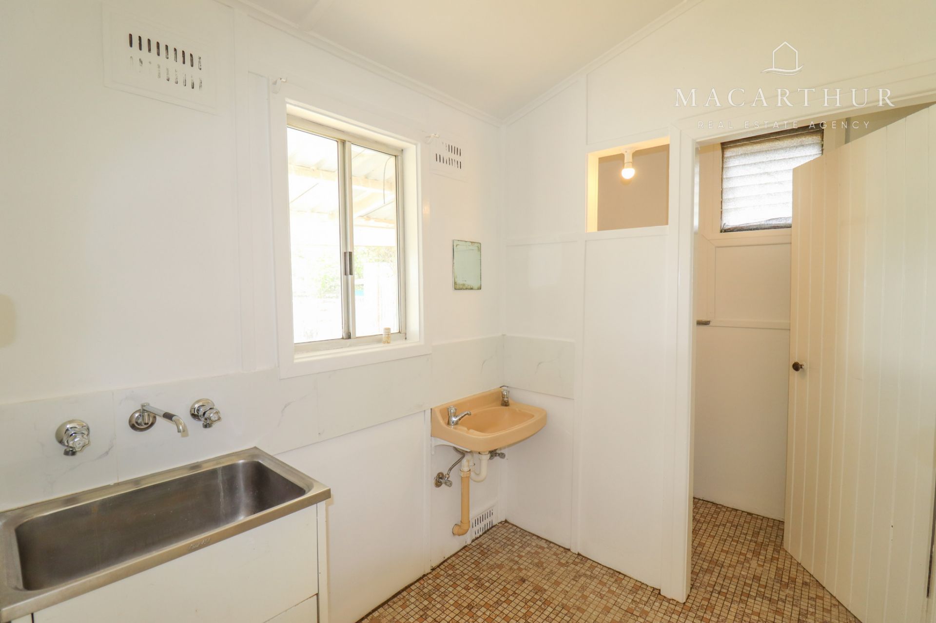 18 Slocum Street, WAGGA WAGGA Macarthur Real Estate Agency