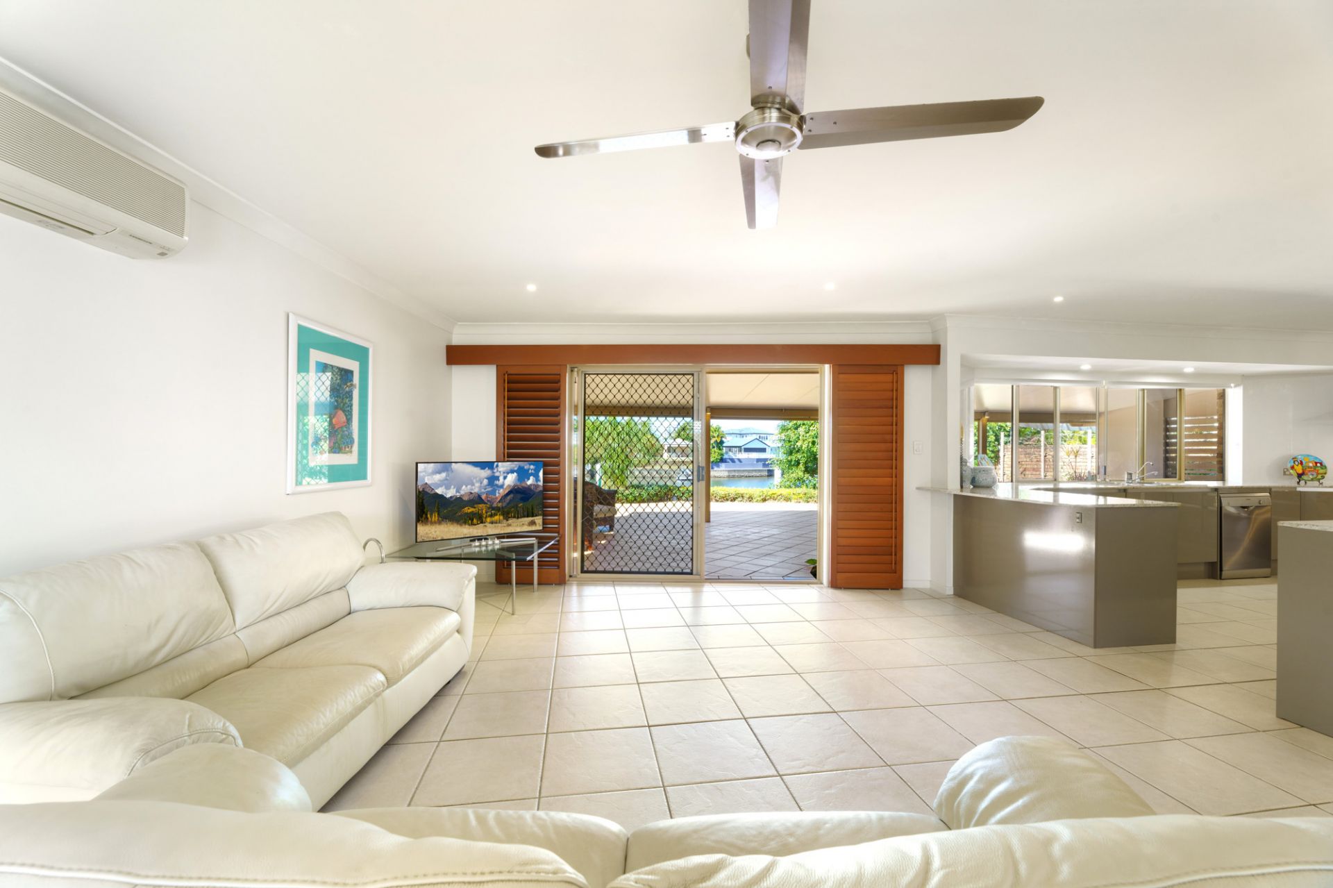 4 Cockleshell Court, Runaway Bay - Thumbnail 8