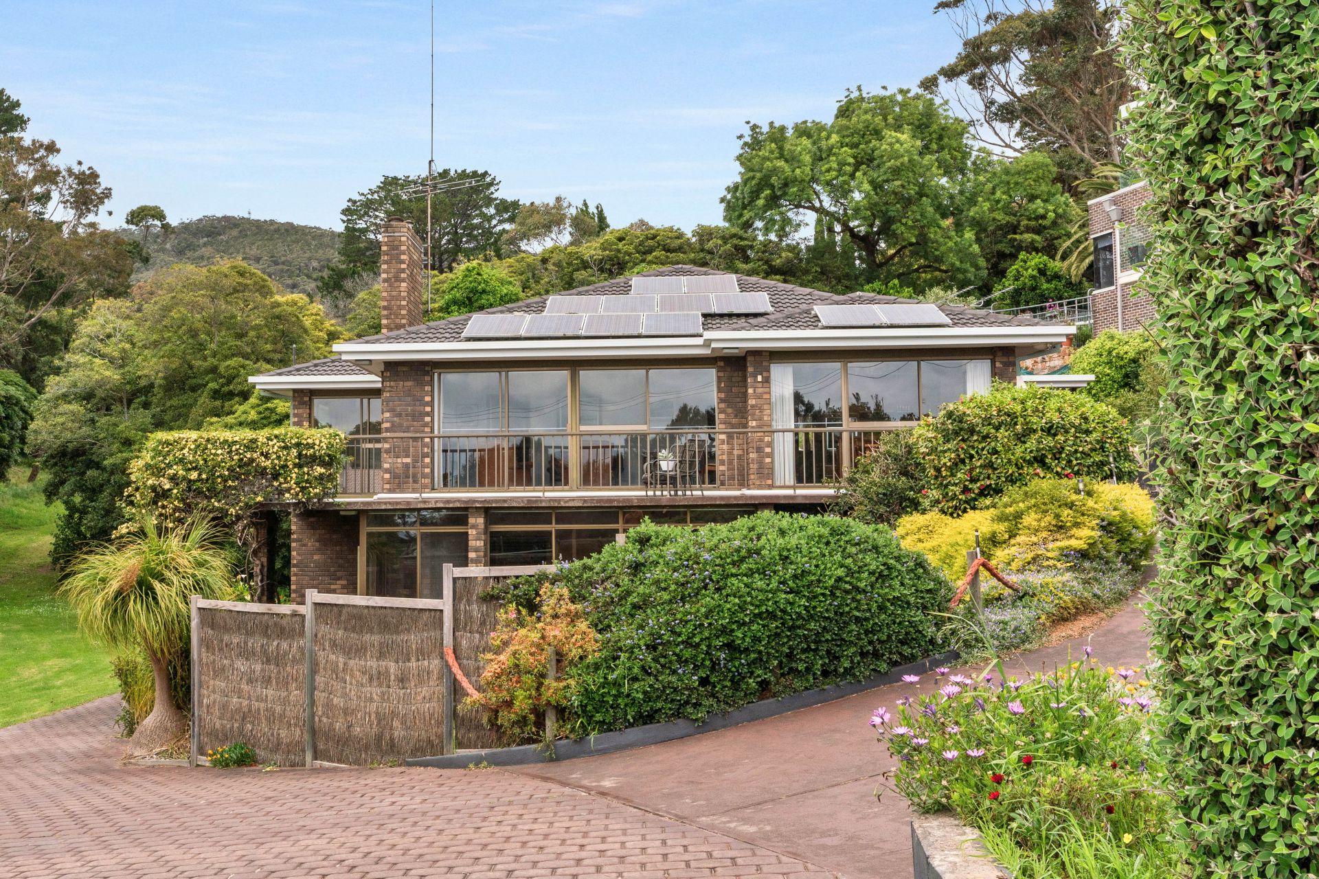 Kay & Burton 85 Latrobe Parade, Dromana