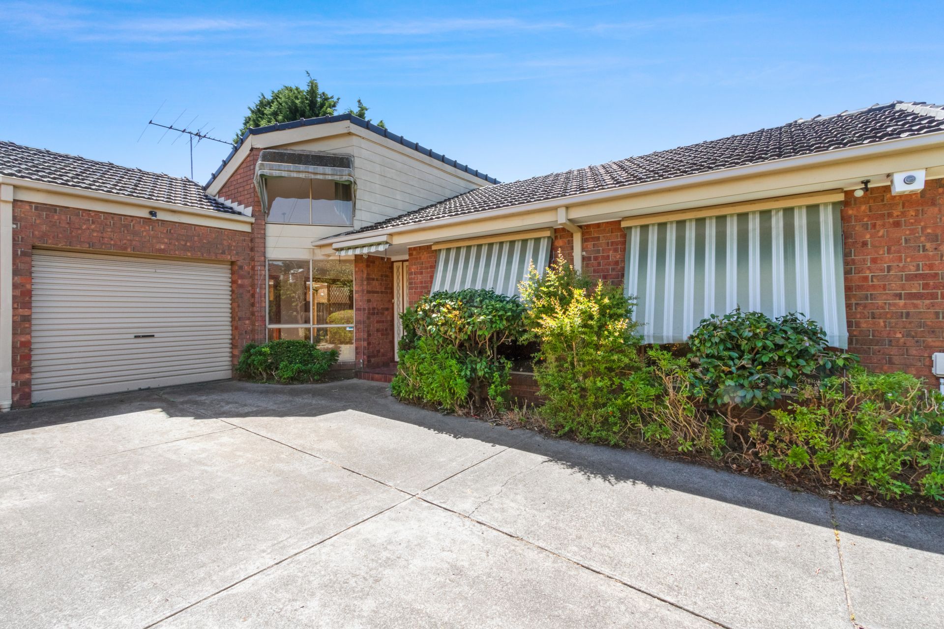 AS BIG AS A HOUSE AND ALL WITHIN WALKING DISTANCE TO TRAIN, TRAMS AND BUSES