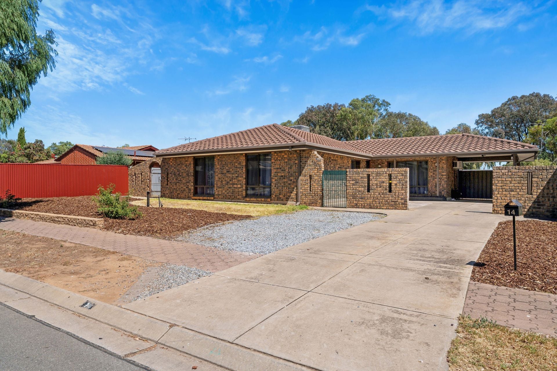14 Chartwell Crescent, Paralowie - Thumbnail 2