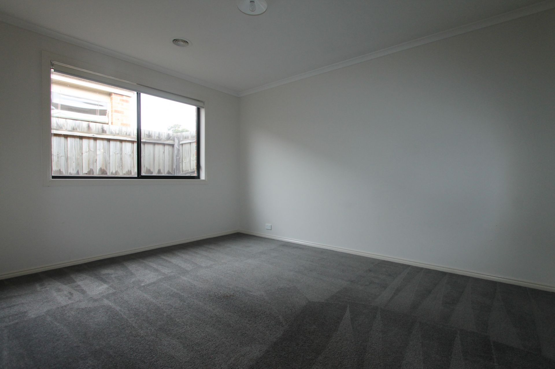 WARM AND INVITING FAMILY HOME!!