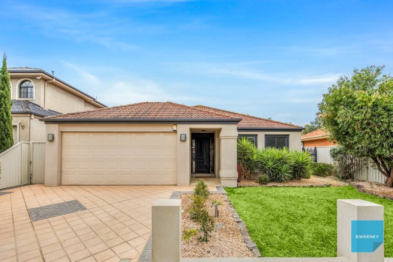 4 Wendouree Parade, Caroline Springs - Thumbnail 2