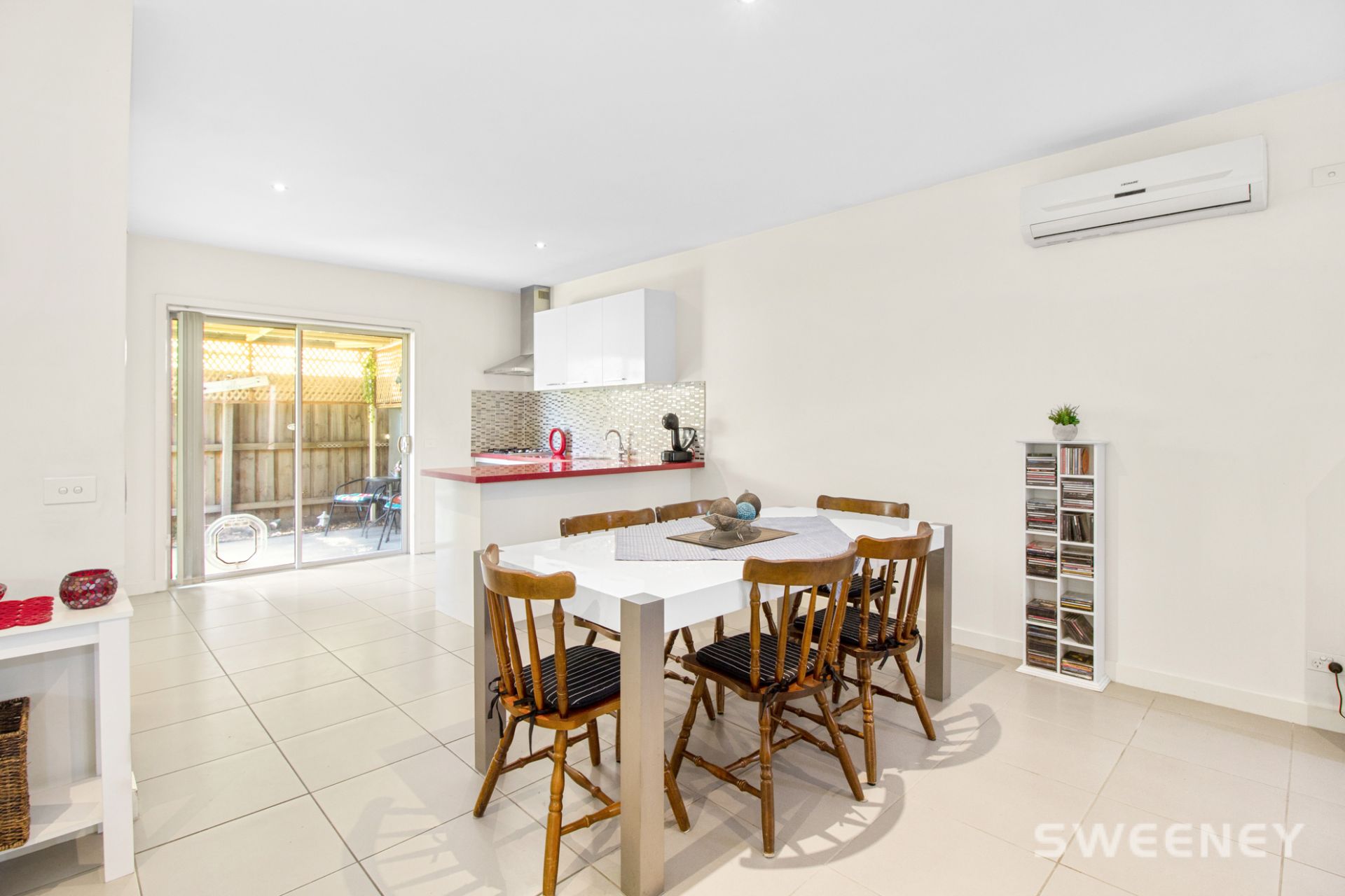 2/10 Linden Street, Altona Meadows - Thumbnail 4