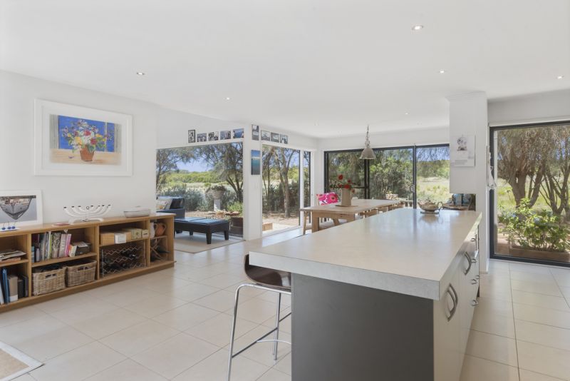 64 Sands Boulevard, Torquay - Thumbnail 4