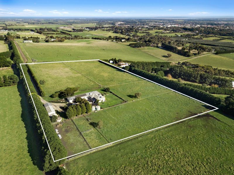Sold property 2200000 for 235 Road Drysdale , VIC 3222
