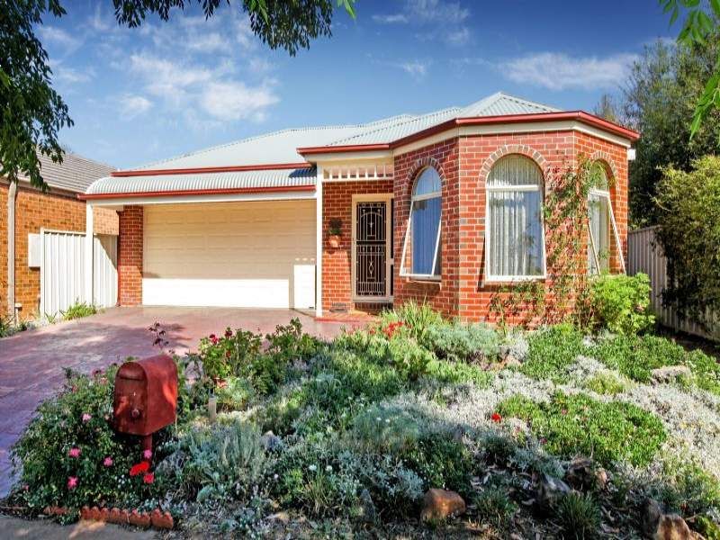 105 Chisholm Drive, Caroline Springs - Thumbnail 2