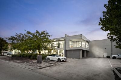 8 Phillip Court, Port Melbourne