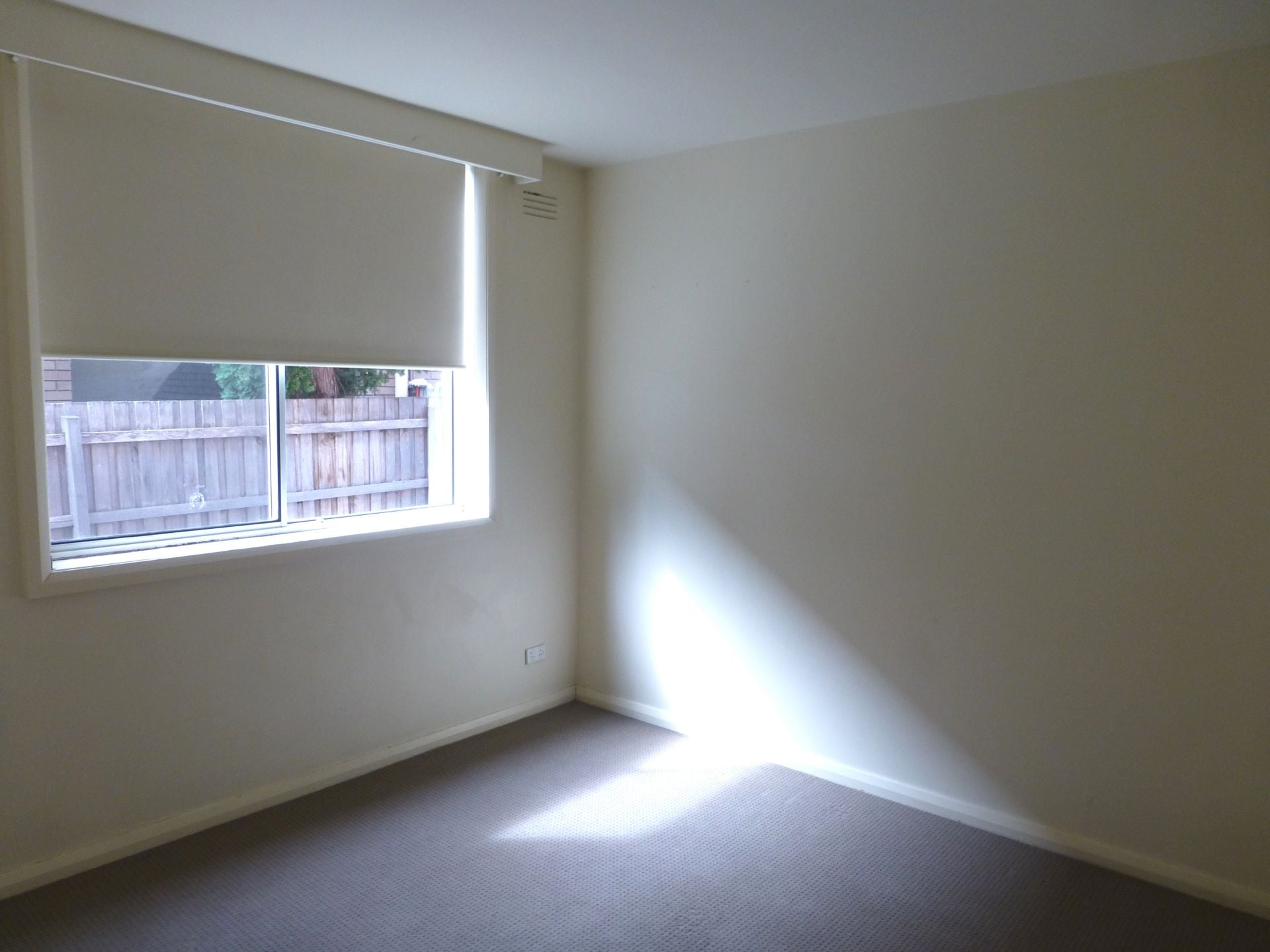 Spacious 2 Bedroom Apartment in Idyllic Location
