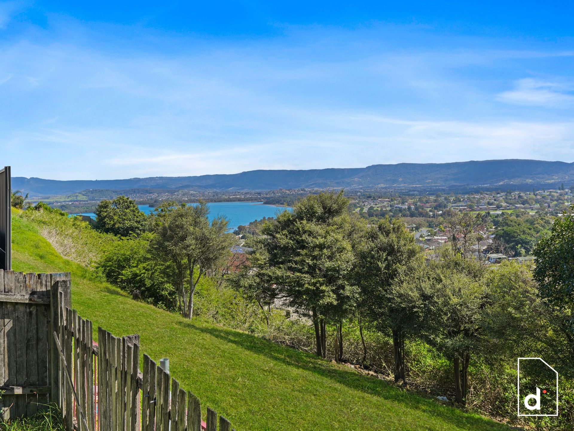 12 Noble Parade, Lake Heights NSW