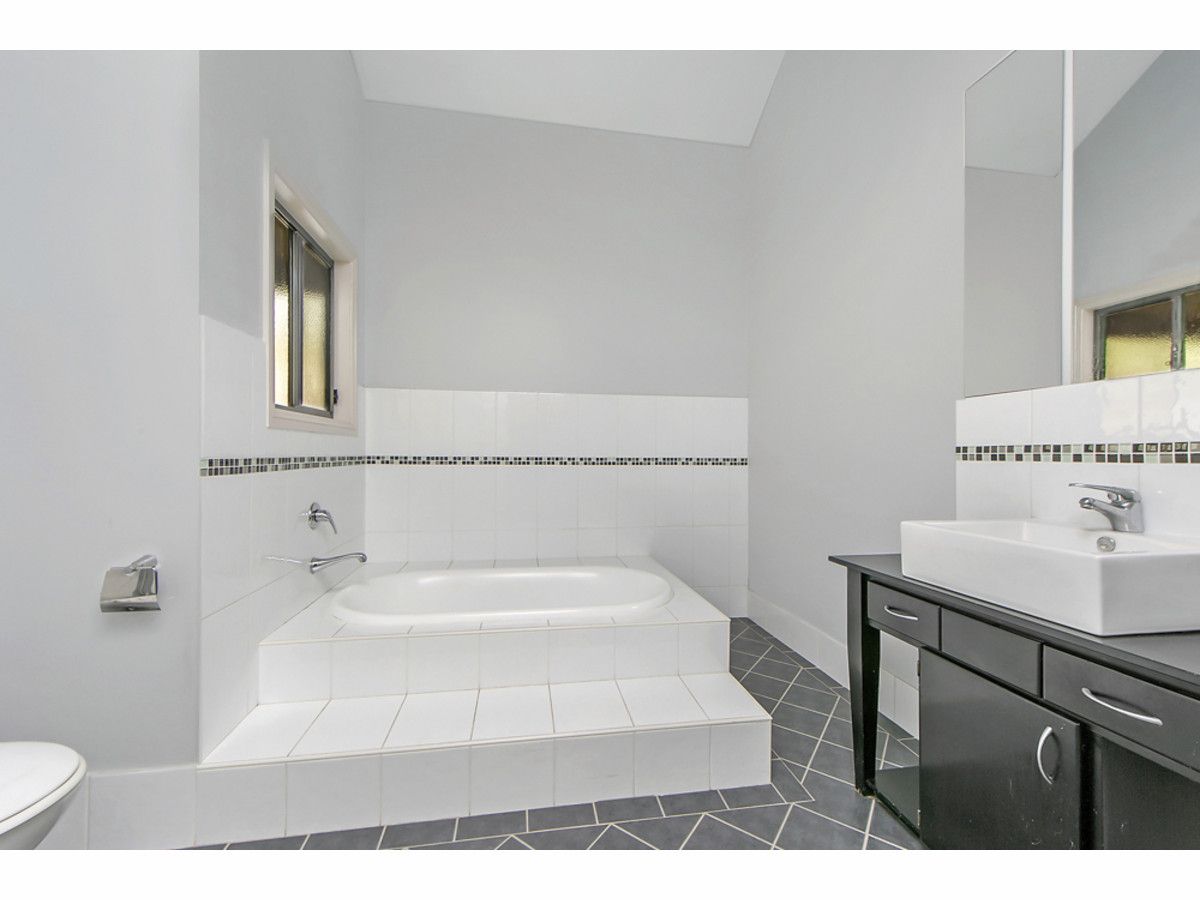 Real Estate For Lease 14 Tomah Street Kurrajong Heights , NSW