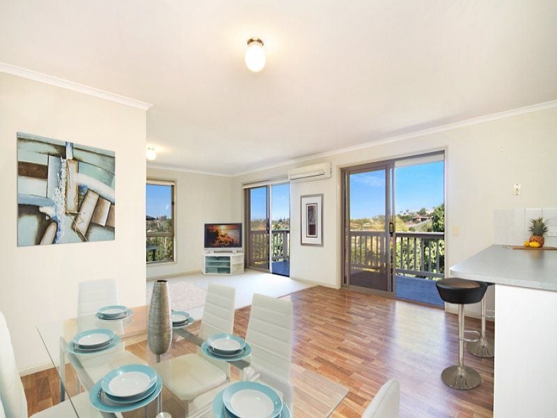 8 Inverness Court, BANORA POINT, Banora Point - Thumbnail 2