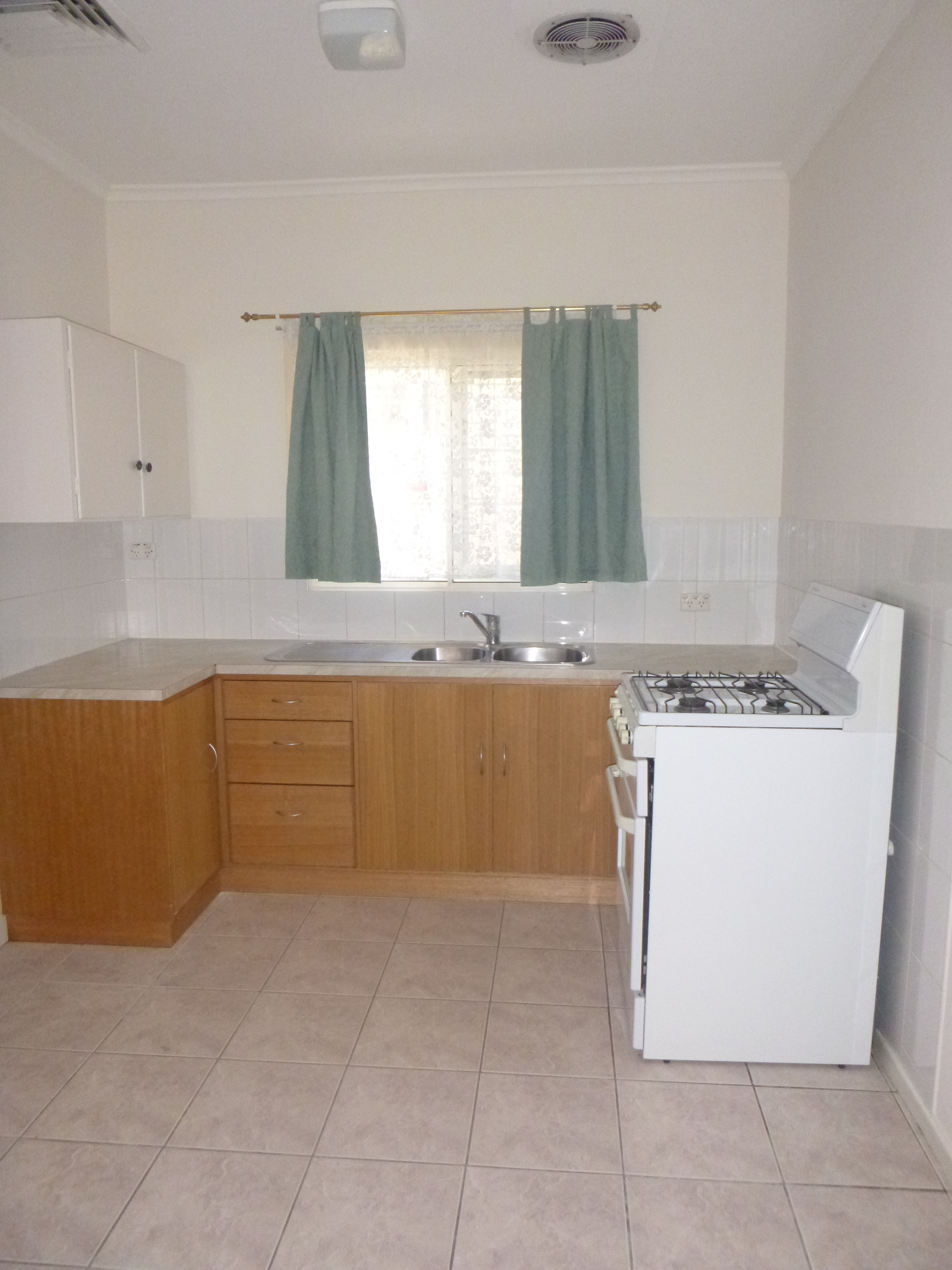 1/21 Knight Street West Richmond 5033