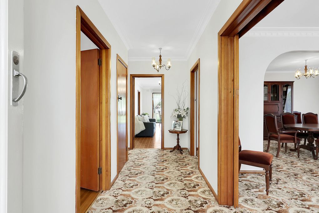 CHARMING HOME IN THE HEART OF RESERVOIR