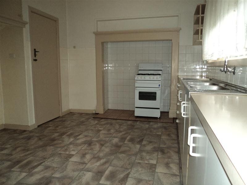 2 Hughes Parade, Reservoir