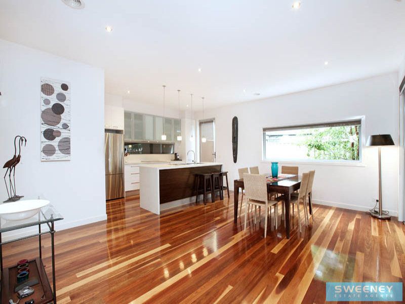 6 Lake Logan Way, Caroline Springs - Thumbnail 4
