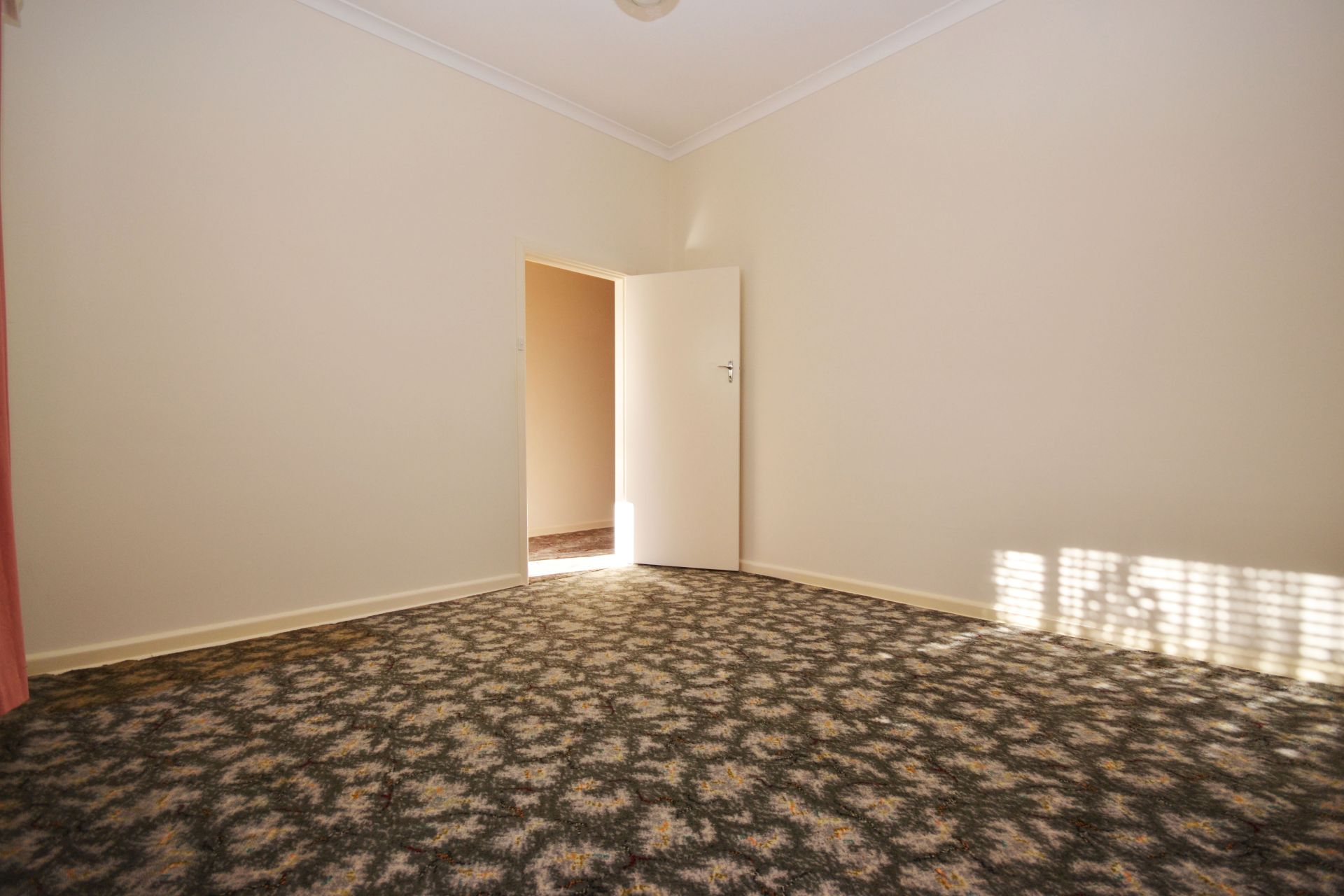 ORIGINAL CHARM IN A GREAT LOCATION