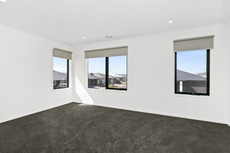 2 Bracegirdle Drive, Mickleham