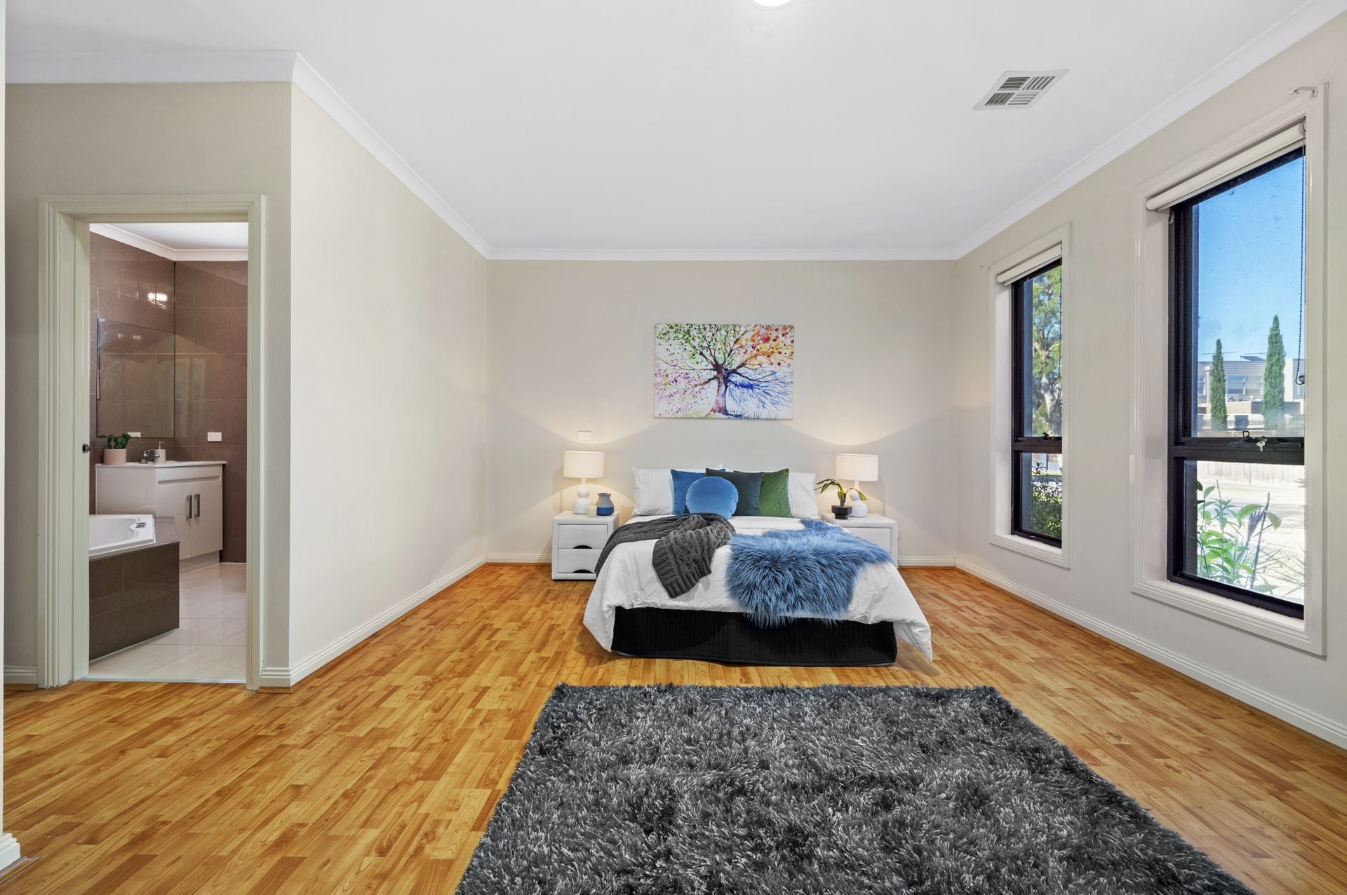 BOUTIQUE 5 BEDROOM FAMILY HOME