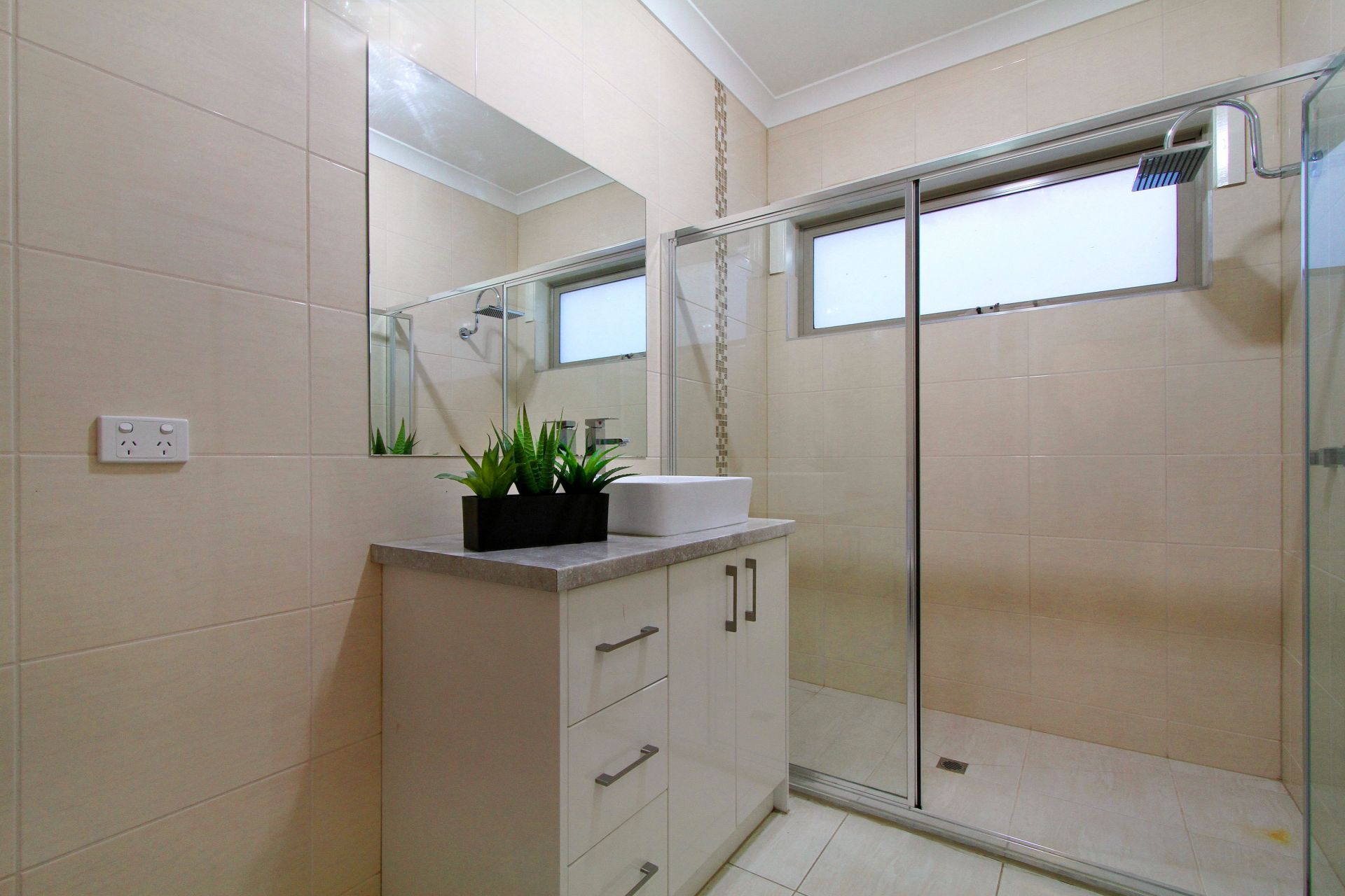 Comfy, Classy 35sq And Oh So Convenient