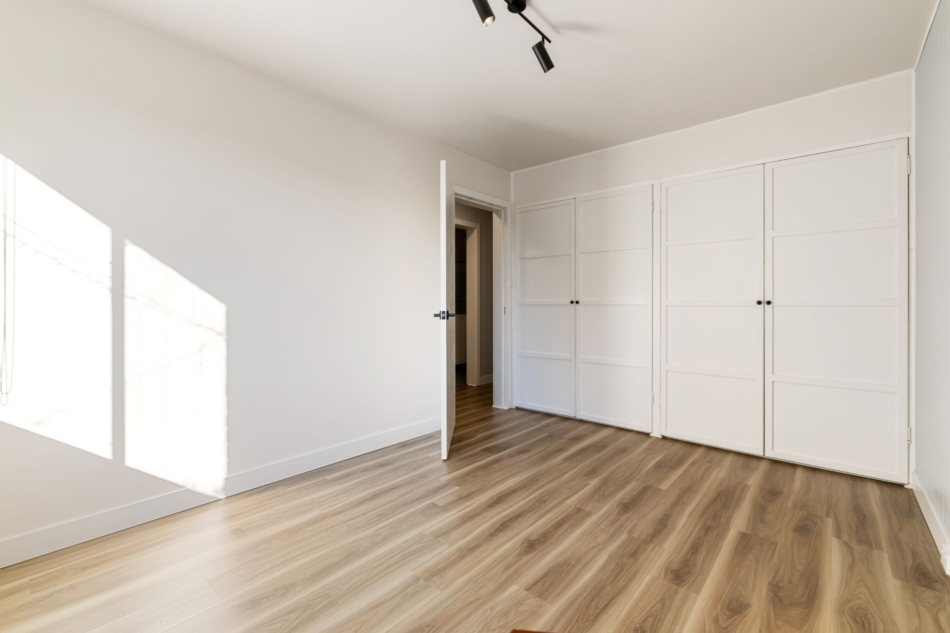 Renovated Unit with Large Courtyard