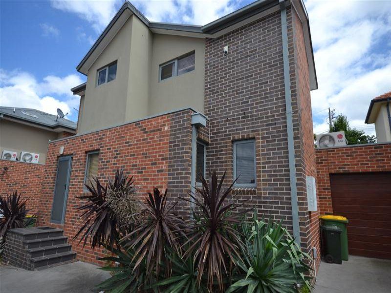 2/4 Wilkinson Street, Reservoir