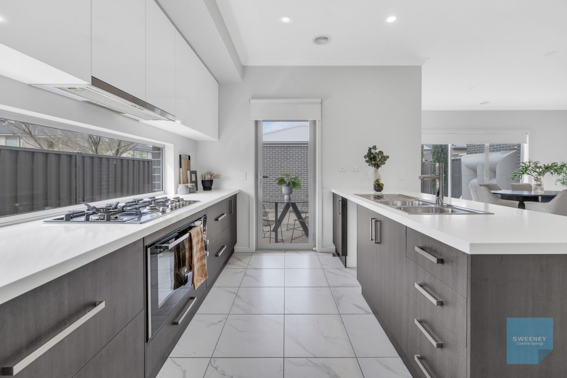 99 Orbis Avenue, Fraser Rise - Thumbnail 6