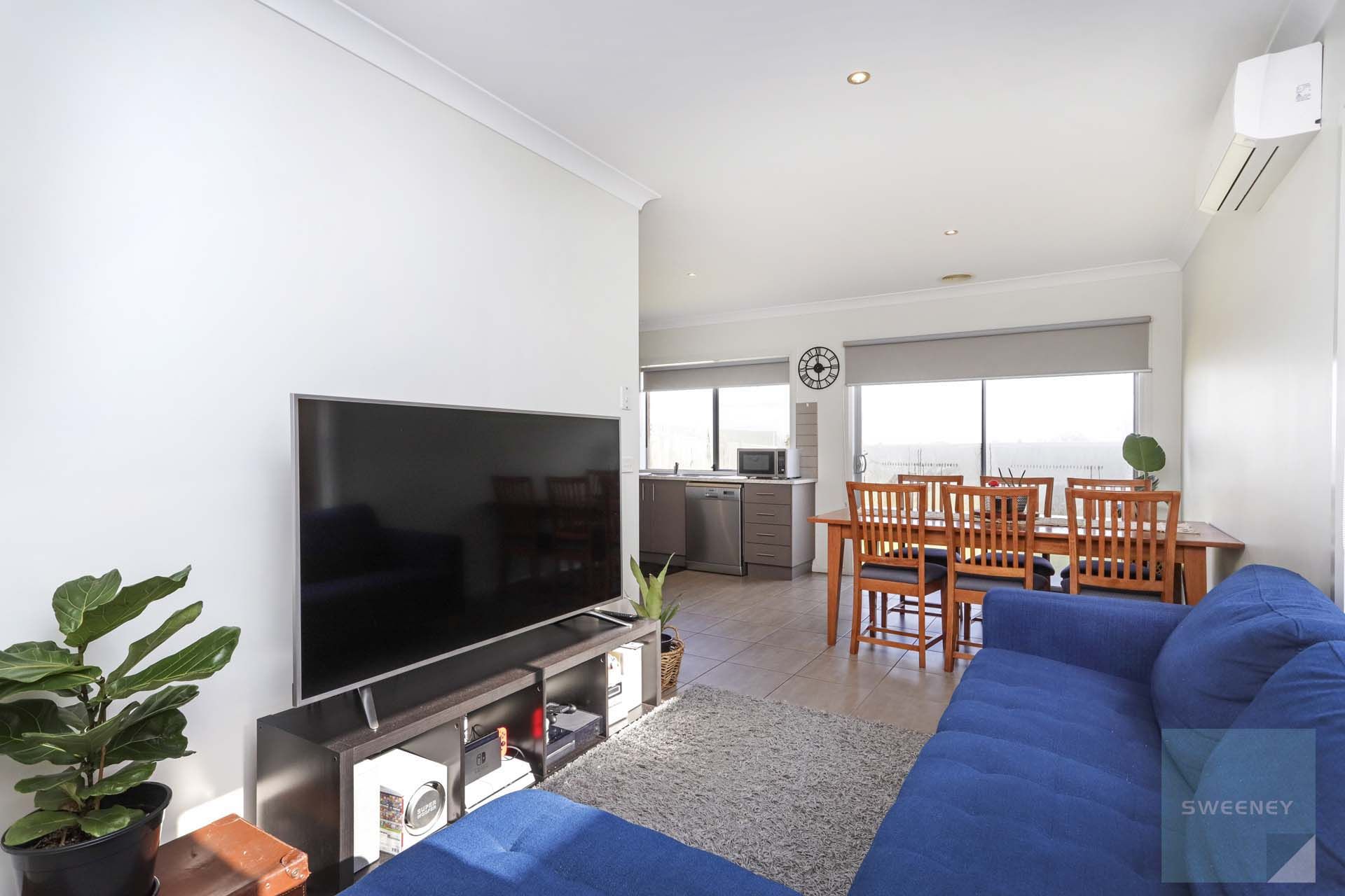 8 Somers Street, Fraser Rise - Thumbnail 6
