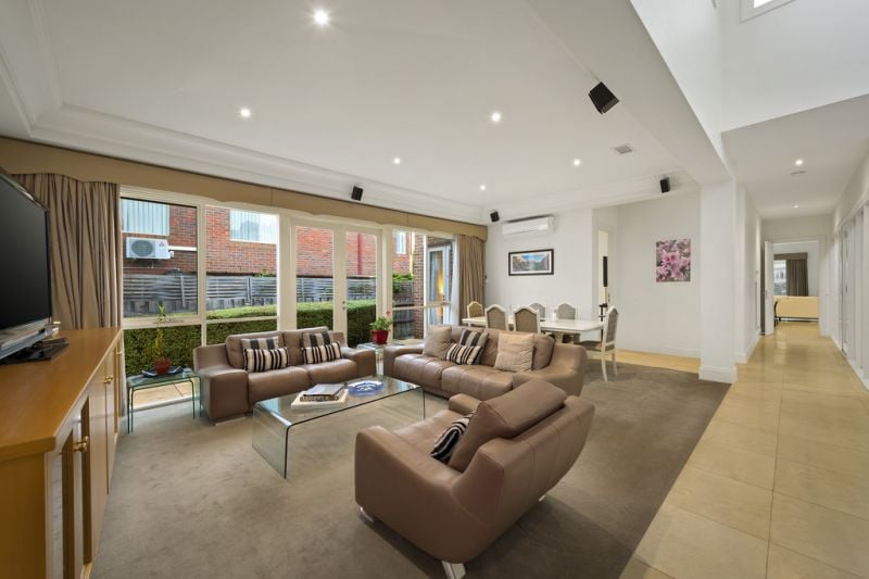 2/21 Westminster Street, Balwyn - Thumbnail 2
