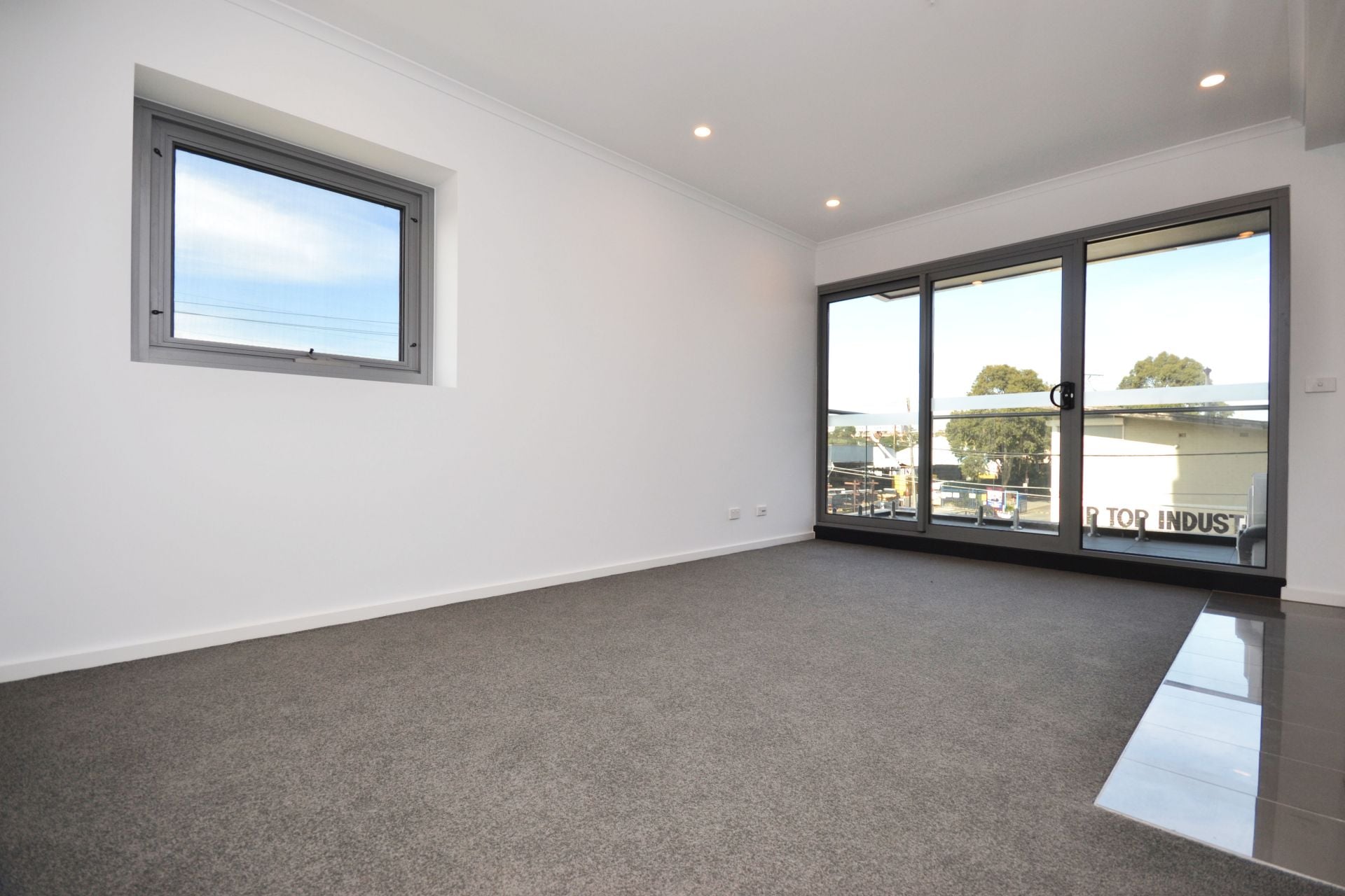 PRESTON'S CONTEMPORARY AND CHIC PACKAGE