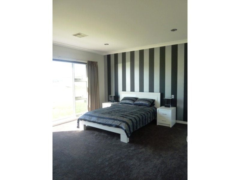 13 Hilltop Avenue Mount Gambier SA, Mount Gambier - Thumbnail 2