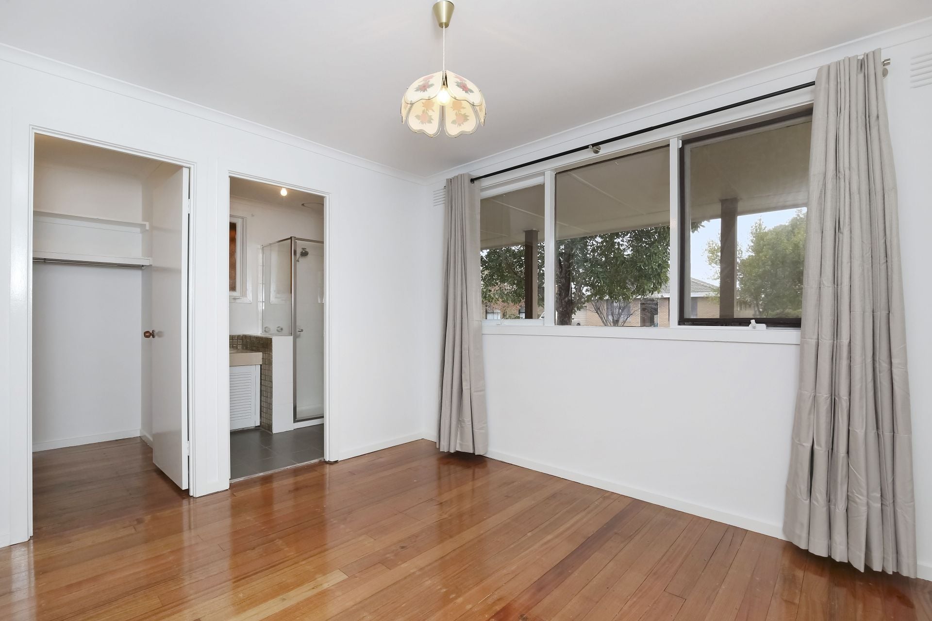 ***PRIME LOCATION & FRESHLY PAINTED ***   *Insp Wed 4th Jul @ 5:00pm*