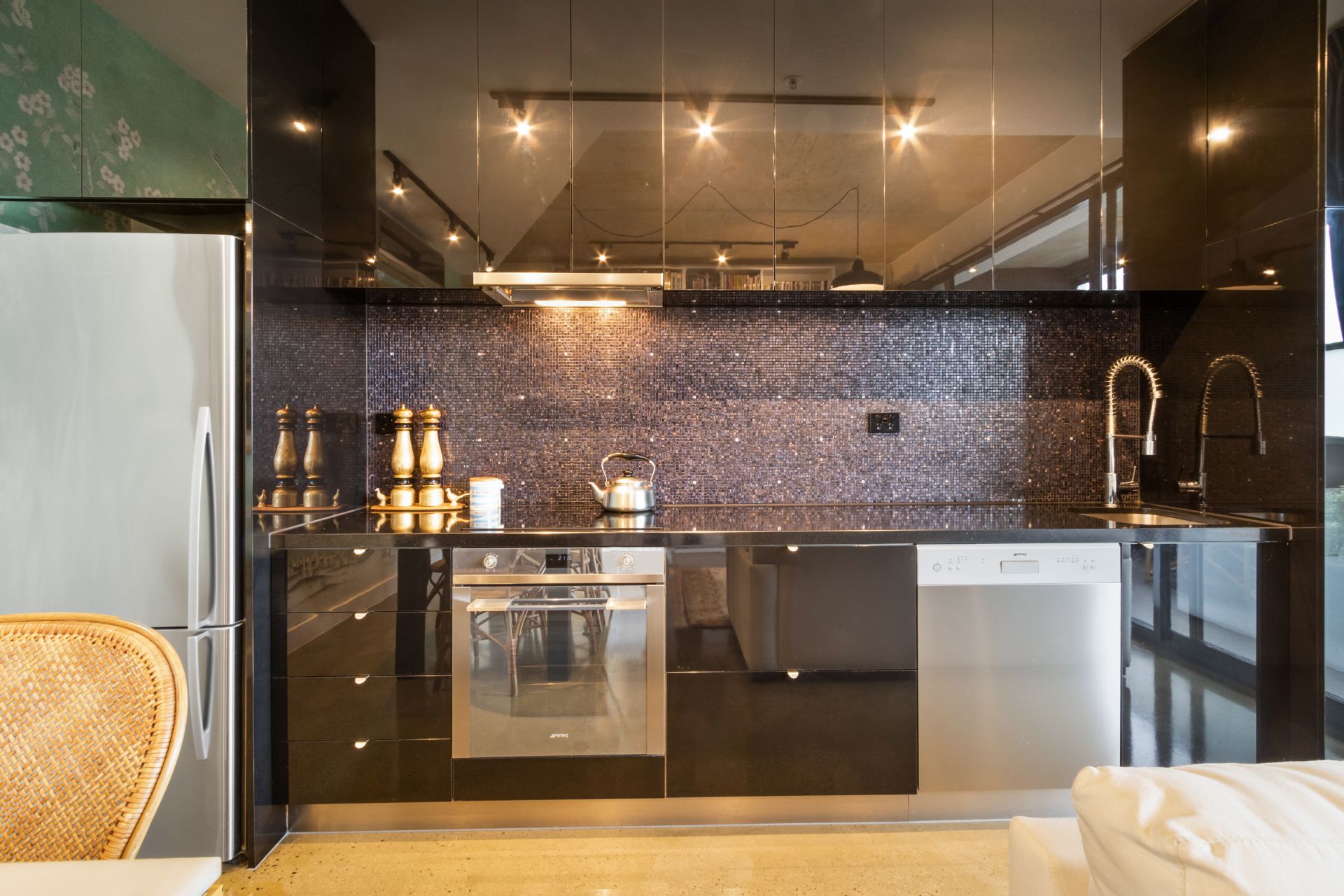 BOUTIQUE LIVING
