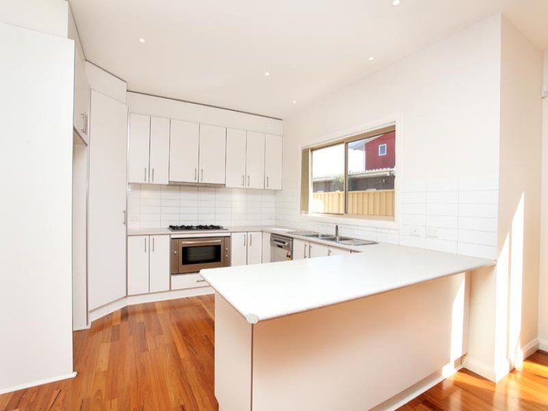 2 Ivan James Place, Caroline Springs - Thumbnail 3