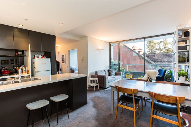 304/9 Eades Street, East Melbourne - Thumbnail 3