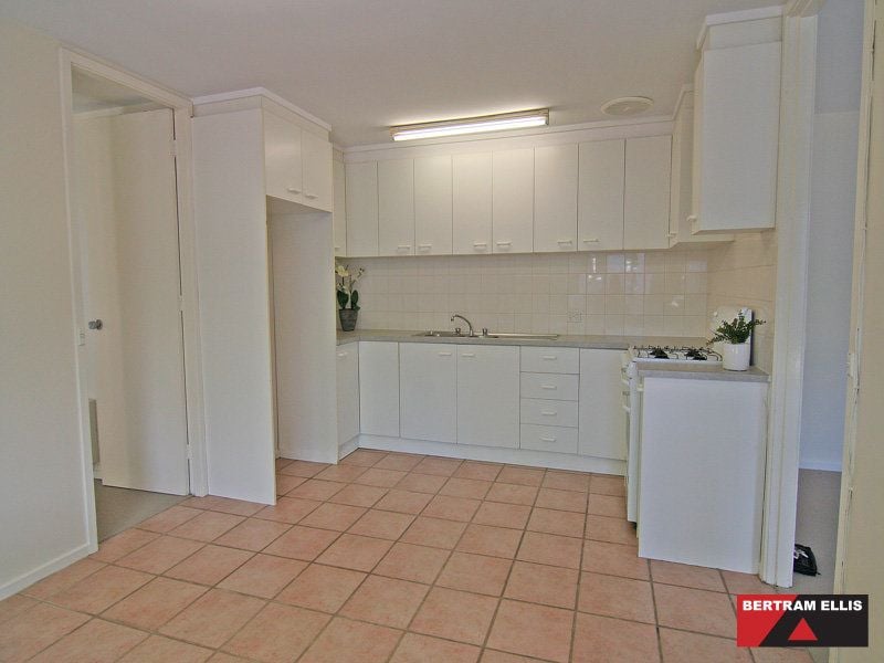 73 Chirnside Circuit, Kambah - Thumbnail 6