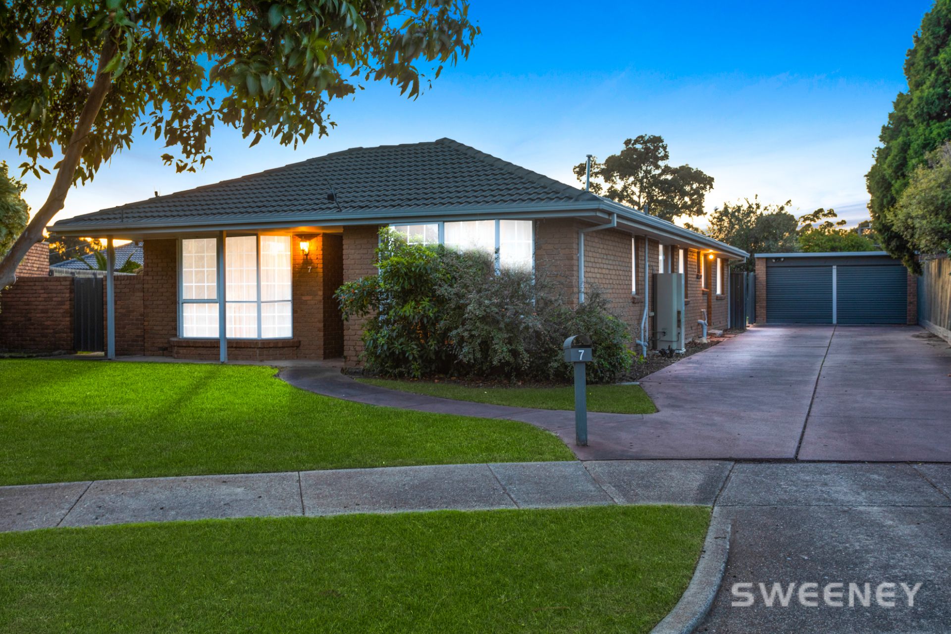 7 Argonaut Place, Altona Meadows - Thumbnail 2