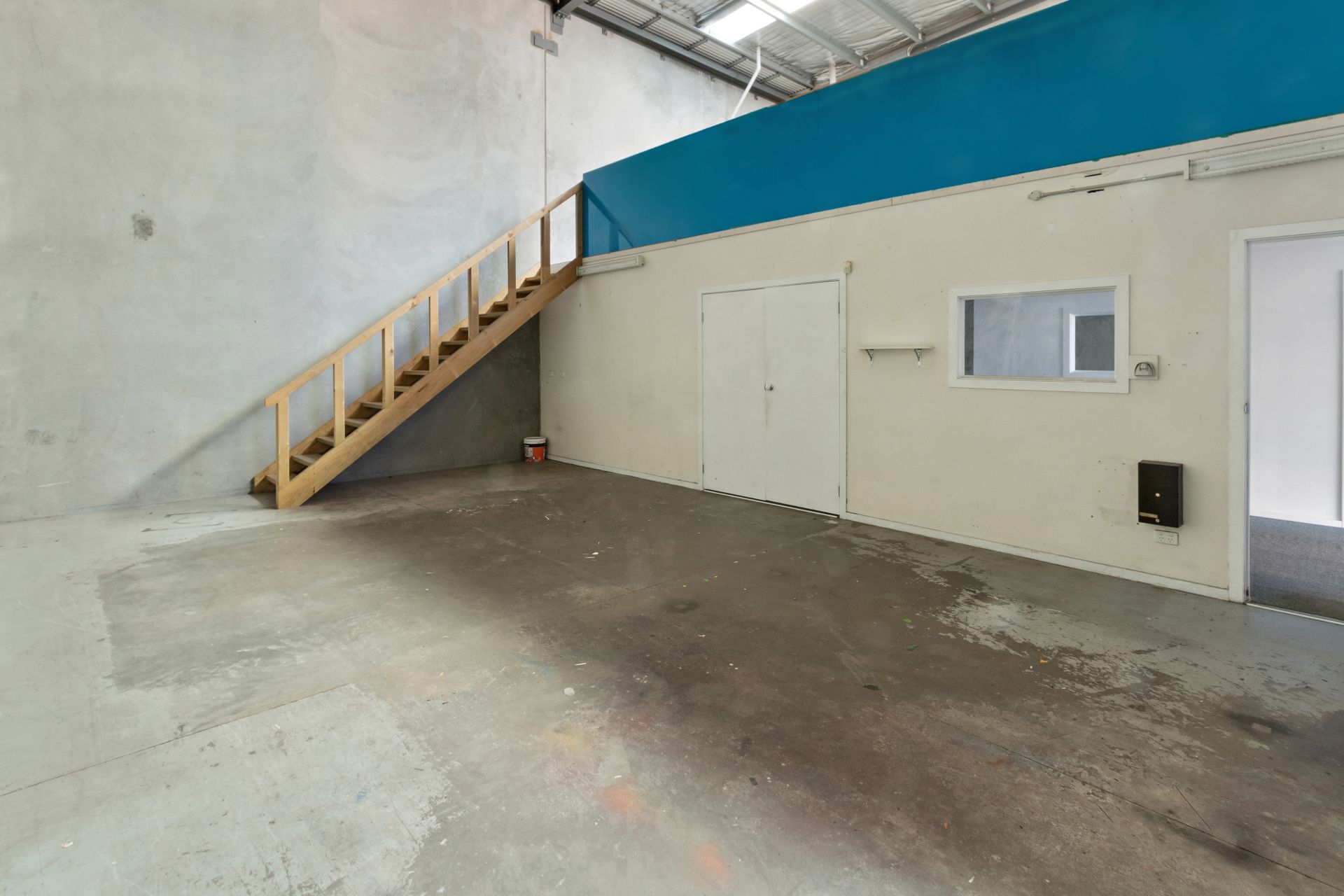 FACTORY/ OFFICE IN MAJOR GROWTH CORRIDOR