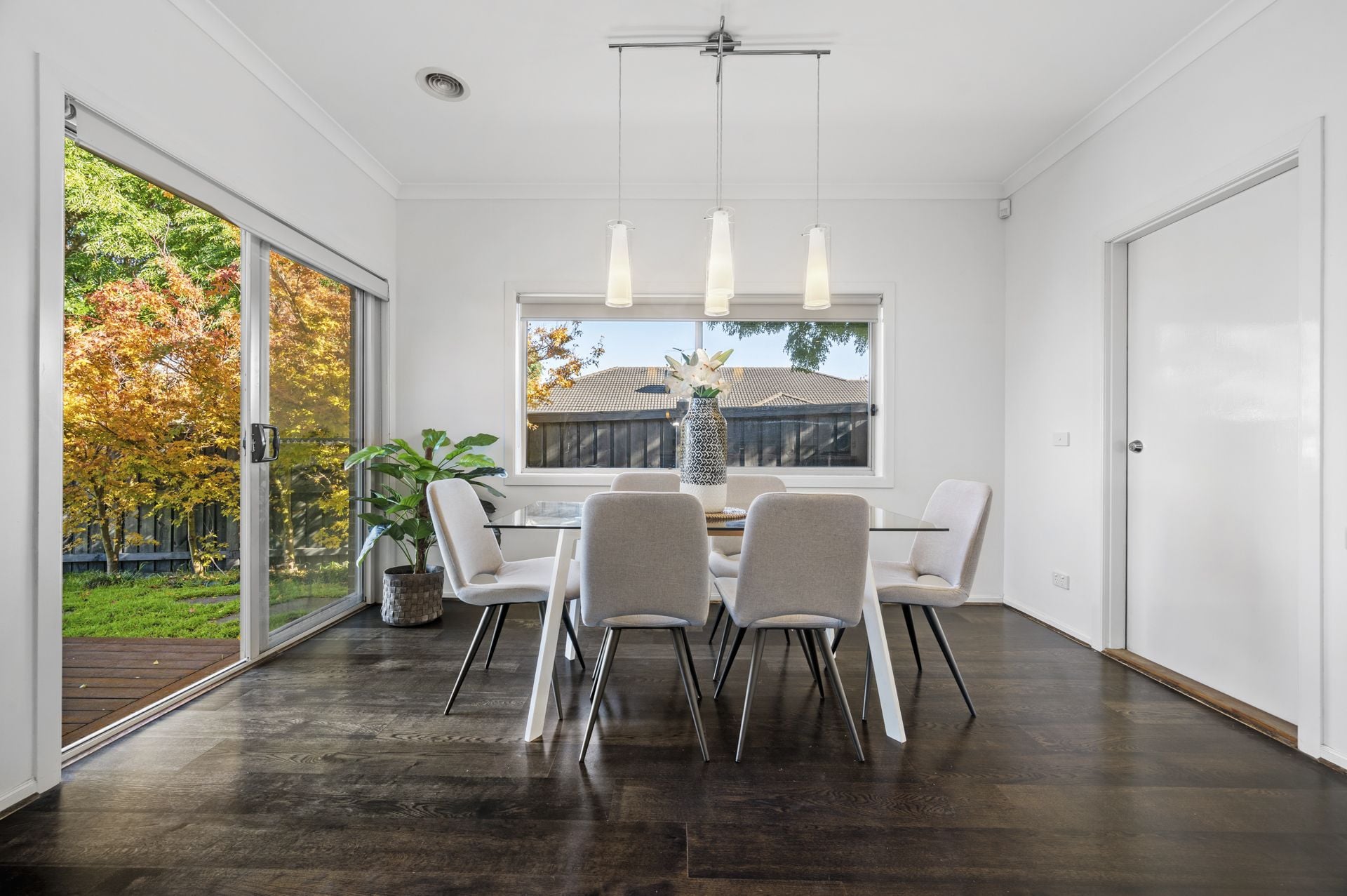 Luxurious Contemporary Family Living