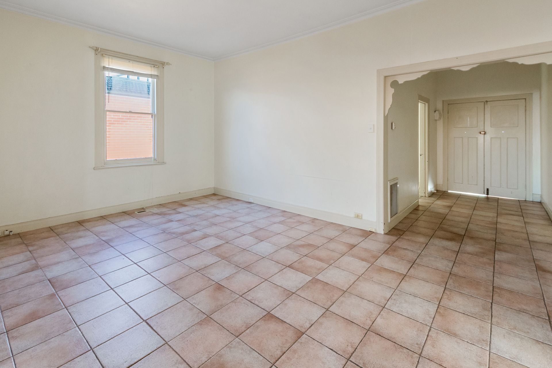 LARGE FAMILY HOME