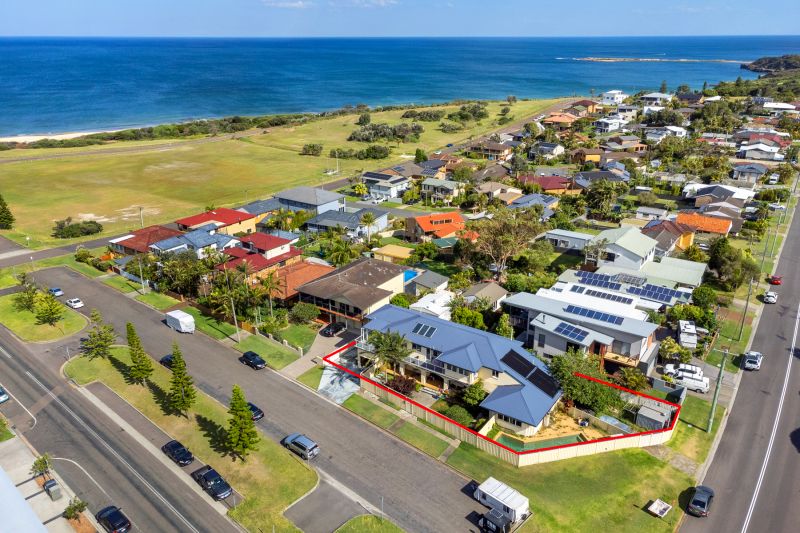 2 Mawson Close, Caves Beach - Thumbnail 3