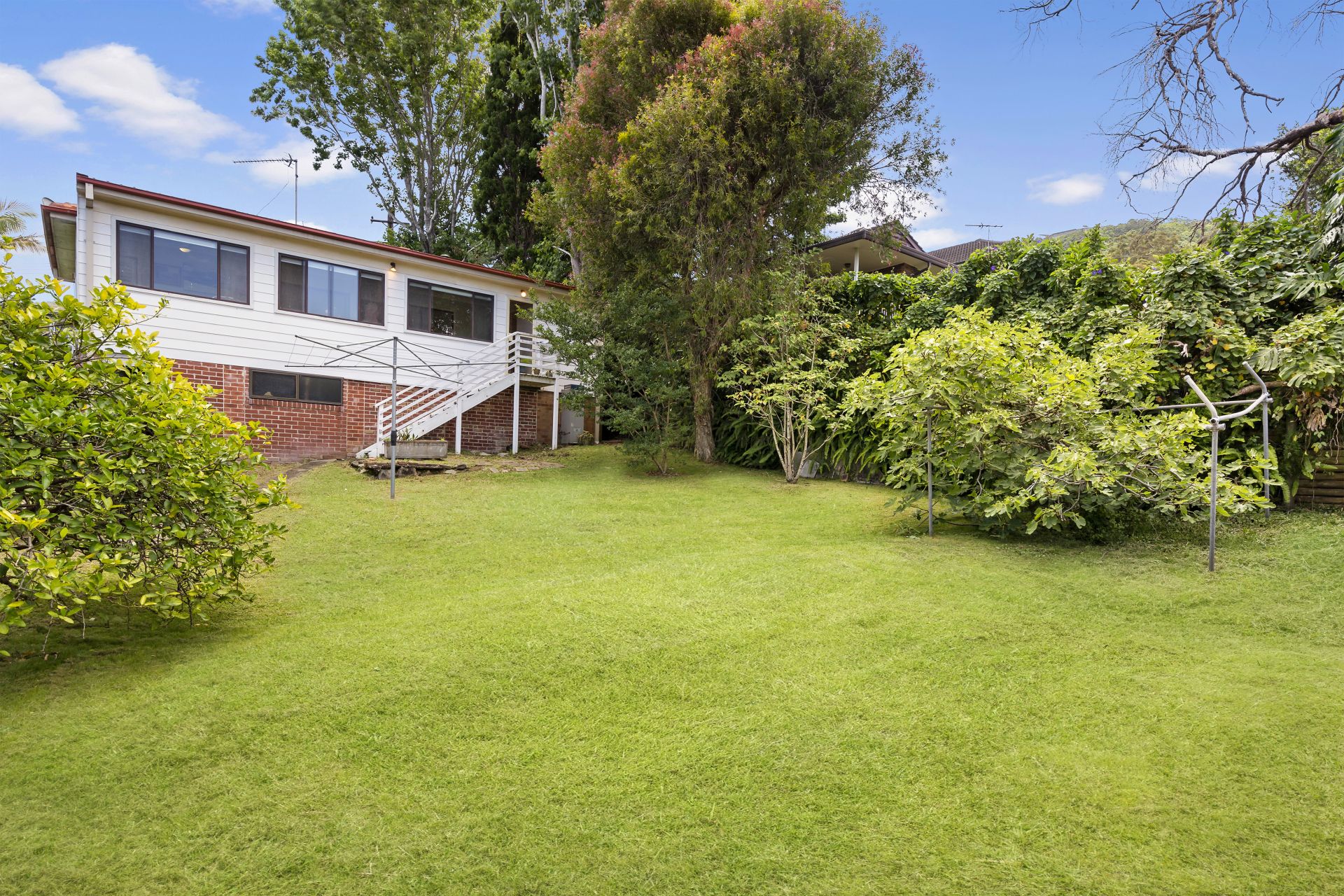 Real Estate For Sale 17 Robinsville Crescent Thirroul , NSW