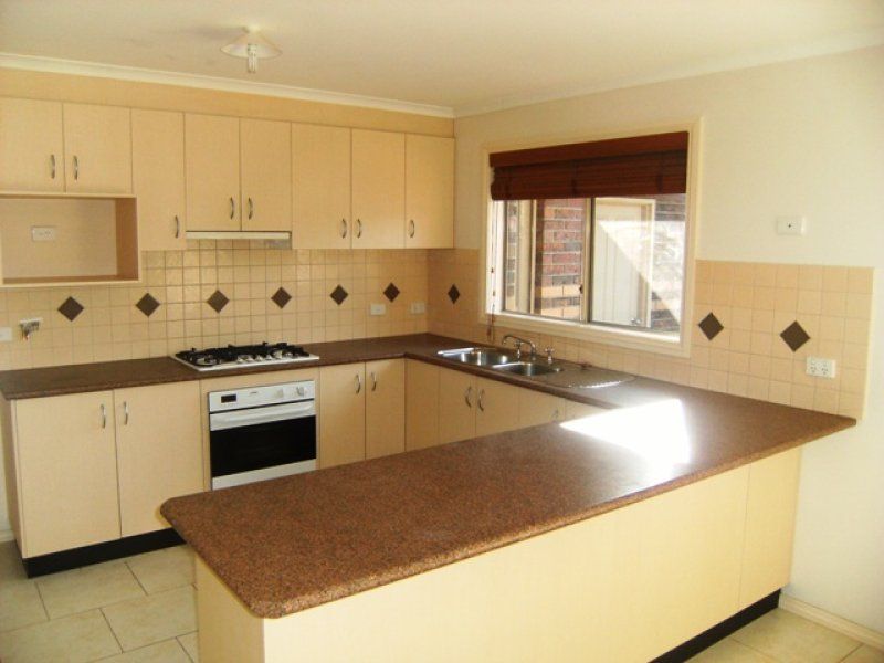 3 Nullarbor Place, Caroline Springs - Thumbnail 3