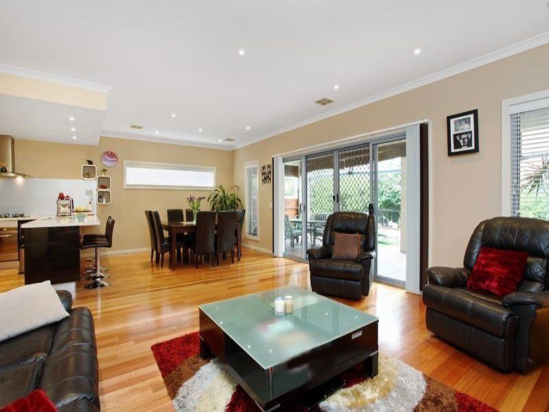 20 Brunton Avenue, Caroline Springs - Thumbnail 8