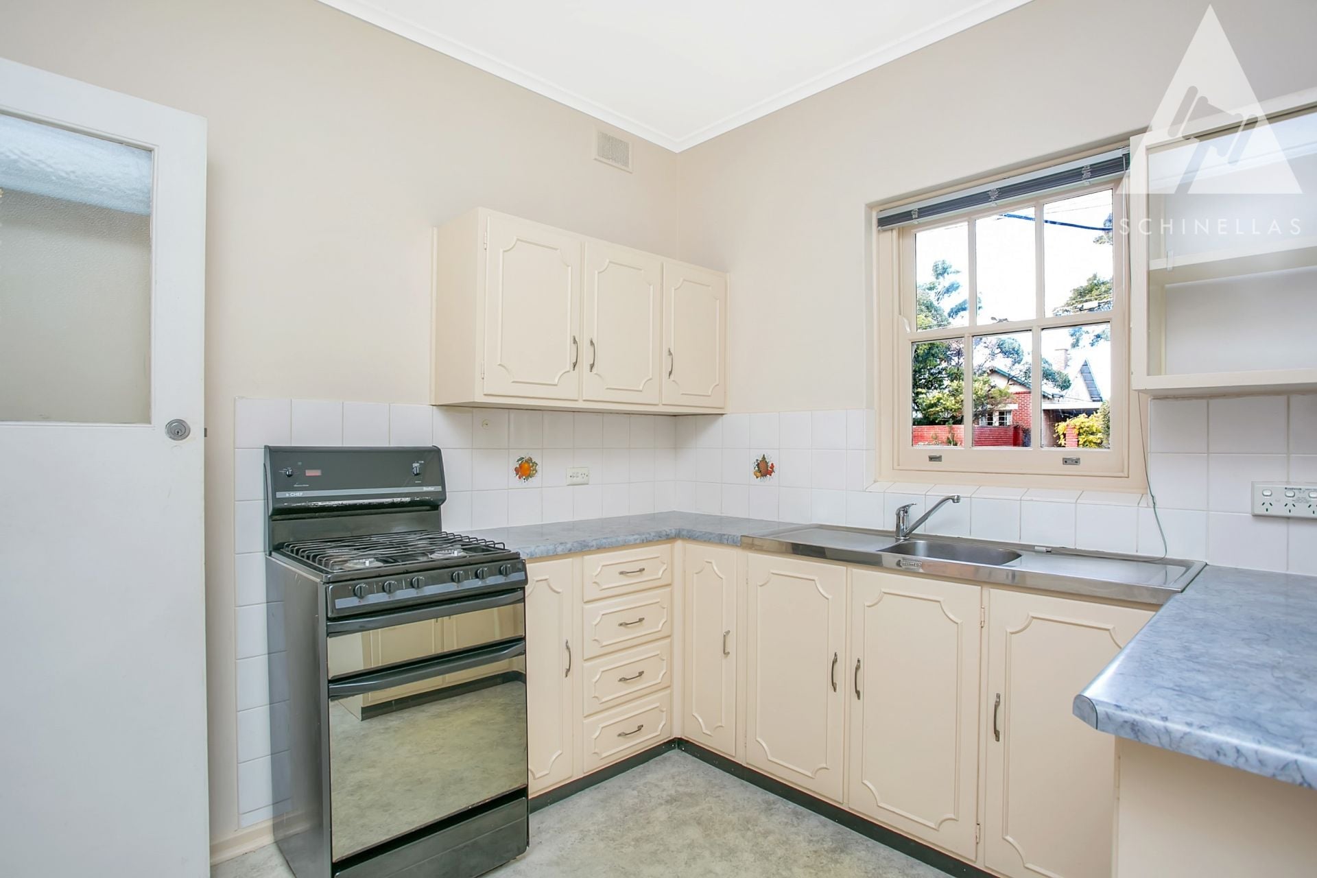 6/4 Wattle Avenue, Hove - Thumbnail 6