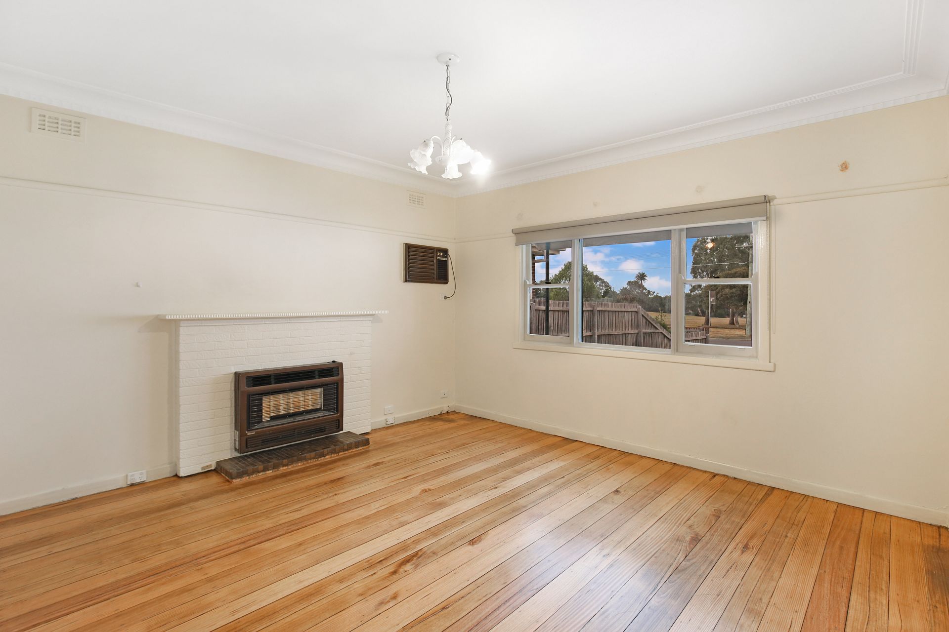 PERFECT SPACE IN A PERFECT PLACE!