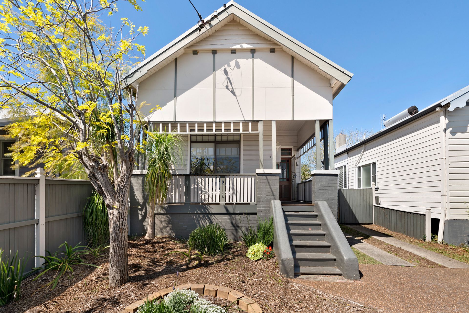 Real Estate For Sale 180 Main Road Cardiff , NSW