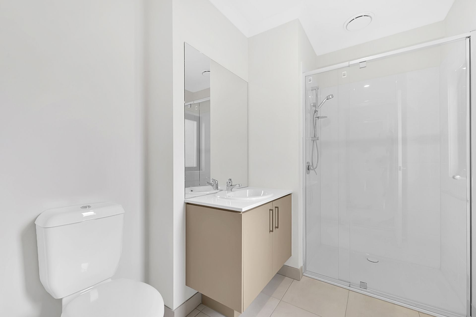 BRAND NEW BUILD IN EXCELLENT LOCATION!! 
**To inspect, enter property at 830 Plenty Road, South Morang**