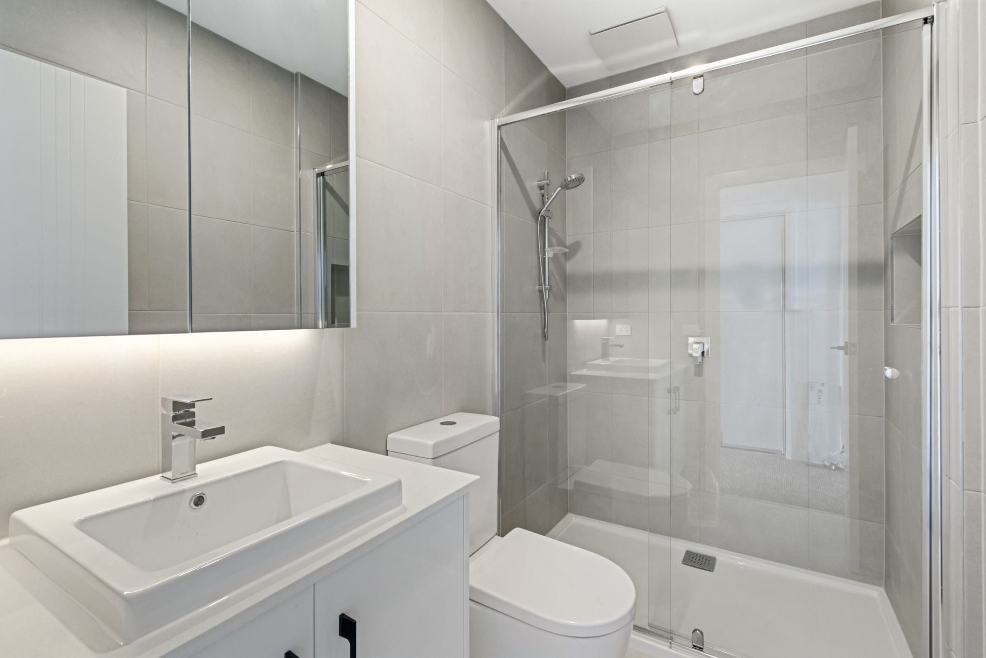 BRAND NEW HOME IN THE HEART OF BUNDOORA