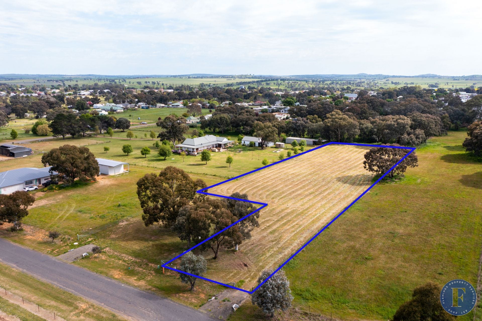 27 Dillon Street, Boorowa NSW, Boorowa - Thumbnail 2